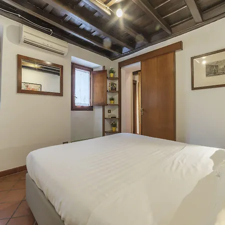 Διαμέρισμα Stylish Flat Domus Aurea *