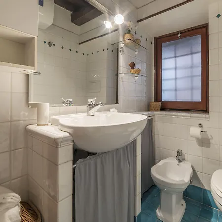 Stylish Flat Domus Aurea *
