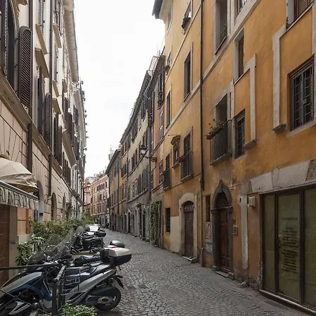 Stylish Flat Domus Aurea *