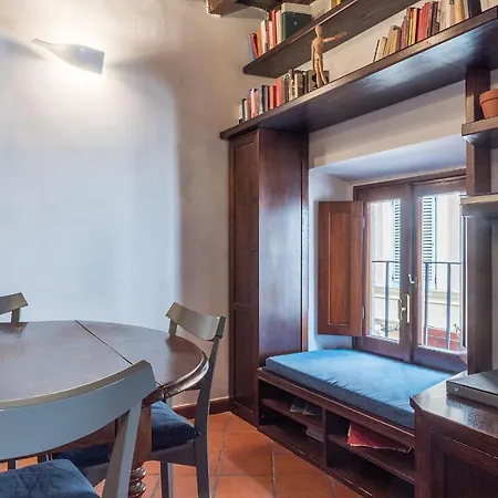 Stylish Flat Domus Aurea Rom