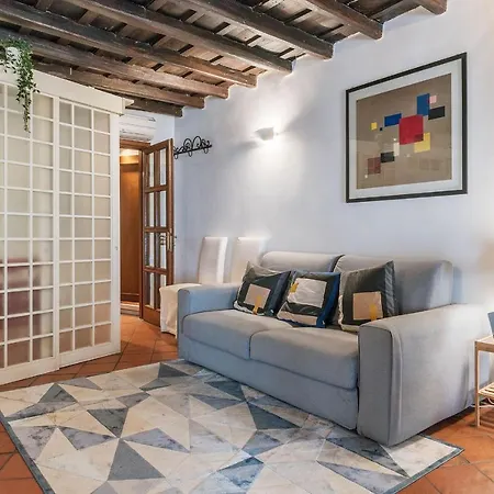 Stylish Flat Domus Aurea *